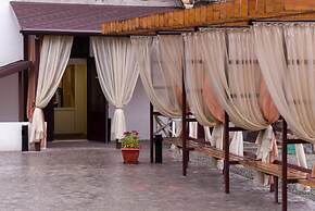 Hotel 12