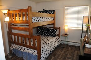 Park City Condo with 6 beds, 3 bedroom, 3 bath, 4 min to ski, 2 min to