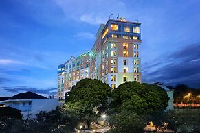 Grand Candi Hotel