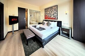Grand Candi Hotel