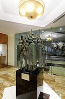 Grand Candi Hotel
