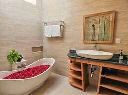 Svarna Suite Seminyak