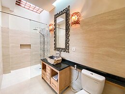 Svarna Suite Seminyak