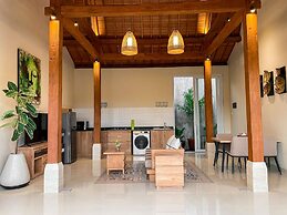 Svarna Suite Seminyak