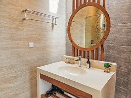 Svarna Suite Seminyak