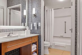 Homewood Suites by Hilton Winnipeg Airport-Polo Park, MB