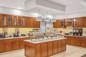 Homewood Suites by Hilton Winnipeg Airport-Polo Park, MB