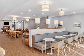 Homewood Suites by Hilton Winnipeg Airport-Polo Park, MB