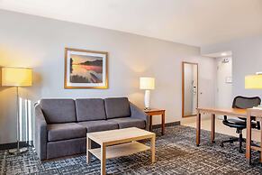 Homewood Suites by Hilton Winnipeg Airport-Polo Park, MB