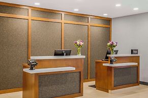 Homewood Suites by Hilton Winnipeg Airport-Polo Park, MB