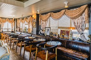 The Pontchartrain Hotel