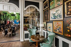 The Pontchartrain Hotel