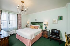 The Pontchartrain Hotel