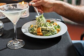 Sheridan House Inn - Adult Only