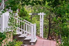 Sheridan House Inn - Adult Only