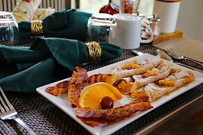 Sheridan House Inn - Adult Only