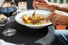 Sheridan House Inn - Adult Only