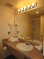 Tropicana Suite Hotel