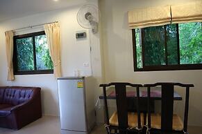 Baan Saensook Villas