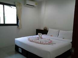 Baan Saensook Villas