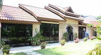 Baan Saensook Villas