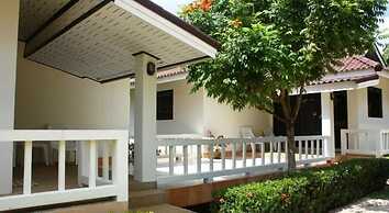 Baan Saensook Villas