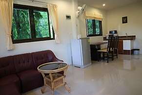 Baan Saensook Villas