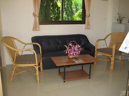 Baan Saensook Villas