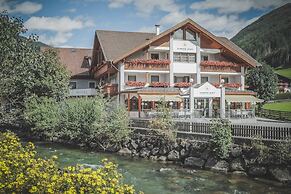 Ahrner Wirt Apartments