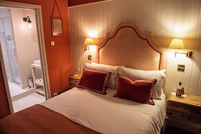 Bel & The Dragon Churt