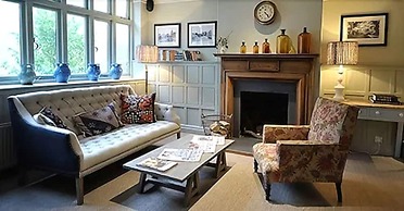 Bel & The Dragon Churt