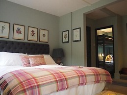 Bel & The Dragon Churt