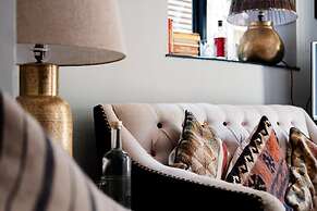 Bel & The Dragon Churt