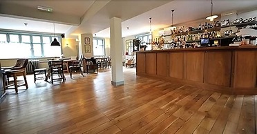 Bel & The Dragon Churt