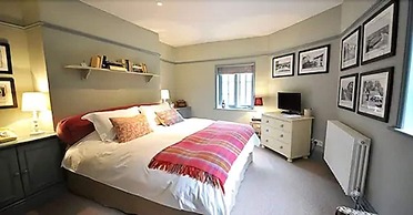 Bel & The Dragon Churt