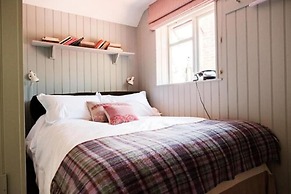 Bel & The Dragon Churt