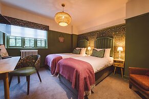 Bel & The Dragon Churt