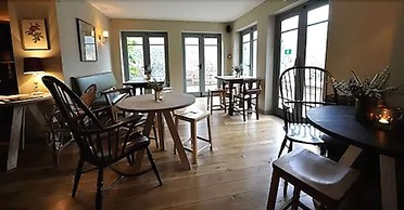 Bel & The Dragon Churt