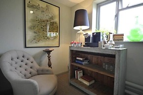 Bel & The Dragon Churt