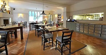 Bel & The Dragon Churt