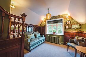 Bel & The Dragon Churt