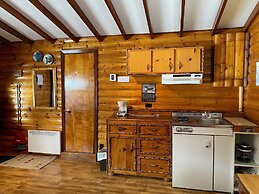 Kan-à-Mouche Pourvoirie Auberge et Chalets