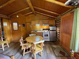 Kan-à-Mouche Pourvoirie Auberge et Chalets