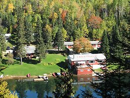 Kan-à-Mouche Pourvoirie Auberge et Chalets