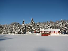 Kan-à-Mouche Pourvoirie Auberge et Chalets