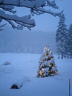 Kan-à-Mouche Pourvoirie Auberge et Chalets