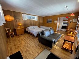 Kan-à-Mouche Pourvoirie Auberge et Chalets