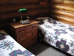 Kan-à-Mouche Pourvoirie Auberge et Chalets