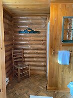 Kan-à-Mouche Pourvoirie Auberge et Chalets