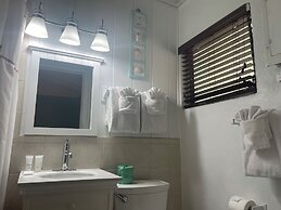 The Pelican Key Largo Cottages